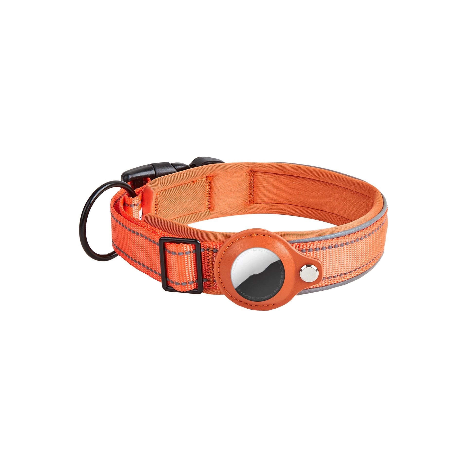 Pet tracker collar for AirTag, buckle detail